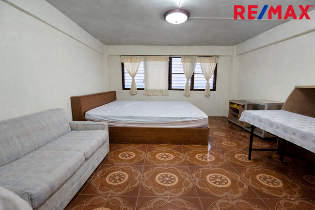 ขายอาคารพาณิชย์ 3.5 ชั้น 3 คูหา พระราม 2 ซอยสะแกงาม 35/3 พื้นที่ใหญ่ เหมาะทำธุรกิจ