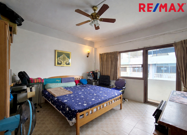 ขายอาคารพาณิชย์ 3.5 ชั้น 3 คูหา พระราม 2 ซอยสะแกงาม 35/3 พื้นที่ใหญ่ เหมาะทำธุรกิจ