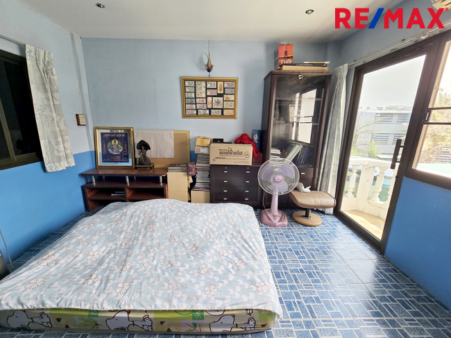 ขายอาคารพาณิชย์ 3.5 ชั้น 3 คูหา พระราม 2 ซอยสะแกงาม 35/3 พื้นที่ใหญ่ เหมาะทำธุรกิจ