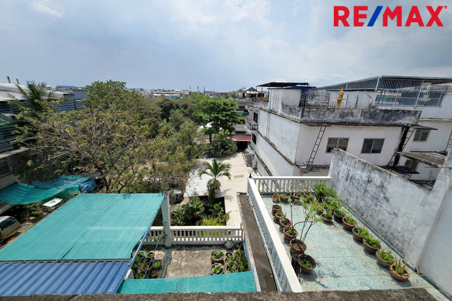 ขายอาคารพาณิชย์ 3.5 ชั้น 3 คูหา พระราม 2 ซอยสะแกงาม 35/3 พื้นที่ใหญ่ เหมาะทำธุรกิจ