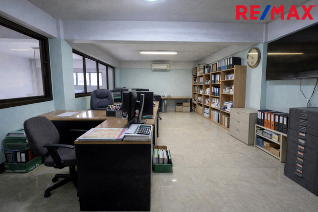 ขายอาคารพาณิชย์ 3.5 ชั้น 3 คูหา พระราม 2 ซอยสะแกงาม 35/3 พื้นที่ใหญ่ เหมาะทำธุรกิจ