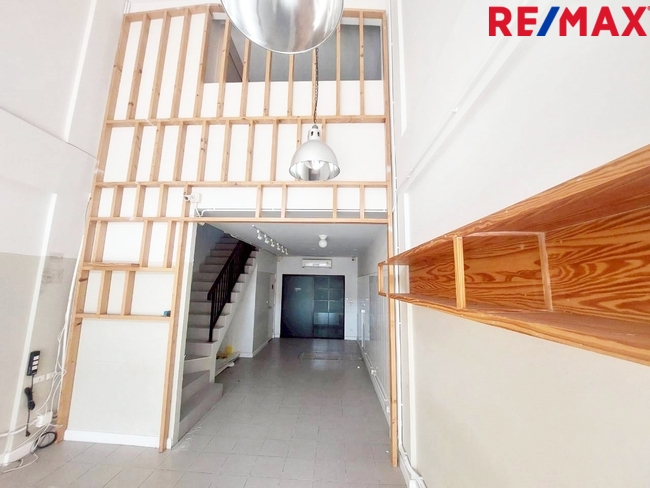 ขายด่วน! อทาวน์โฮม 3.5 ชั้น ทำเลค้าขาย @ สิริ อเวนิว เพชรเกษม 81