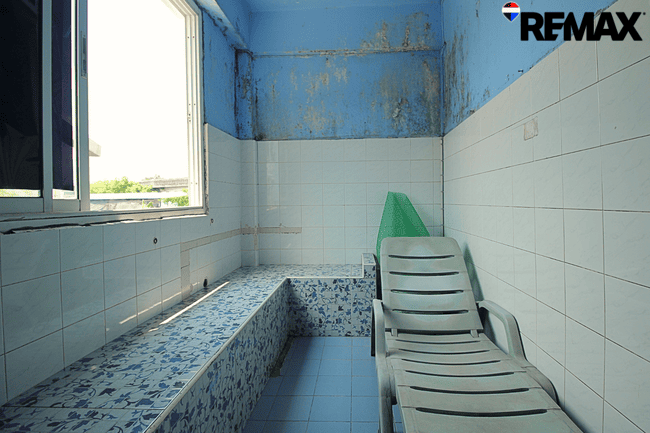 อาคารพาณิชย์ติดถนนพระราม 2 ทำเลค้าขาย ใกล้ทางด่วน ราคาพิเศษเพียง 4.3 ล้าน