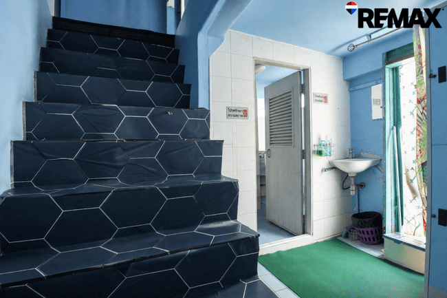 อาคารพาณิชย์ติดถนนพระราม 2 ทำเลค้าขาย ใกล้ทางด่วน ราคาพิเศษเพียง 4.3 ล้าน