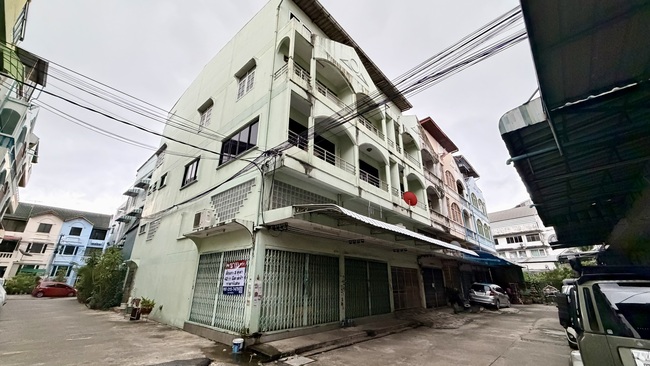 ขาย อาคารพาณิชย์ พรานนก ใกล้แยกไฟฉาย และ ตลาดพรานนก 3 คูหา ทำเลดี ใกล้รถไฟฟ้า