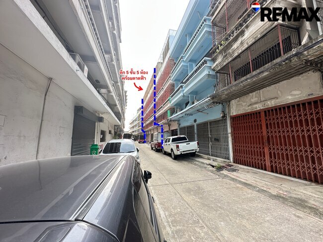 ขายอาคาร 5 คูหา เจริญนคร 66/1 พื้นที่ 1,750 ตร.ม. ที่ดิน 73.1 ตร.ว. เหมาะทำธุรกิจหลากหลาย ราคา 16.5 ล้านบาท
