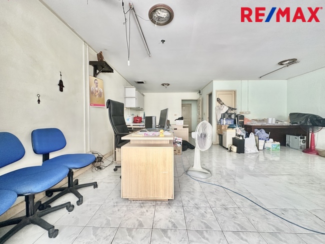 คอนโดคอมมอนเวลธ์ ปิ่นเกล้า | ห้อง Studio ติด MRT บางยี่ขัน บรรยากาศโปร่งสบาย เดินทางเข้าเมืองง่าย