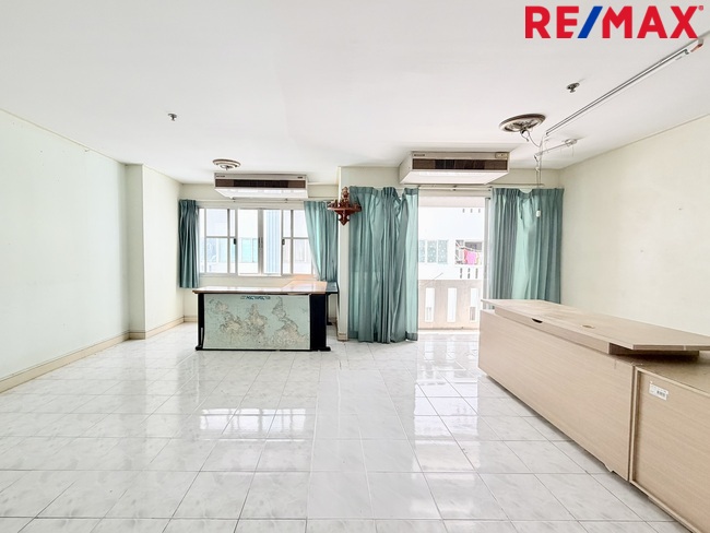 คอนโดคอมมอนเวลธ์ ปิ่นเกล้า | ห้อง Studio ติด MRT บางยี่ขัน บรรยากาศโปร่งสบาย เดินทางเข้าเมืองง่าย