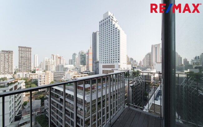 เช่าคอนโดสุขุมวิท 𝗘𝗱𝗴𝗲 𝗦𝘂𝗸𝗵𝘂𝗺𝘃𝗶𝘁 𝟮𝟯 (ห้องมุม) วิวดี แต่งสวย ราคาดีที่สุด ติด BTS อโศก และ MRT สุขุมวิท