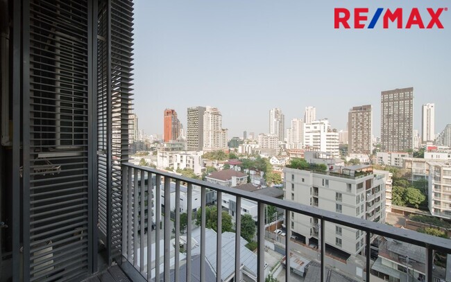 ขายคอนโดสุขุมวิท 𝗘𝗱𝗴𝗲 𝗦𝘂𝗸𝗵𝘂𝗺𝘃𝗶𝘁 𝟮𝟯 (ห้องมุม) วิวดี แต่งสวย ราคาดีที่สุด ติด BTS อโศก และ MRT สุขุมวิท