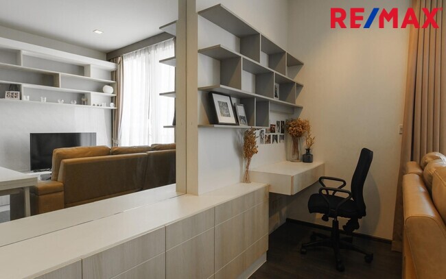 ขายคอนโดสุขุมวิท 𝗘𝗱𝗴𝗲 𝗦𝘂𝗸𝗵𝘂𝗺𝘃𝗶𝘁 𝟮𝟯 (ห้องมุม) วิวดี แต่งสวย ราคาดีที่สุด ติด BTS อโศก และ MRT สุขุมวิท