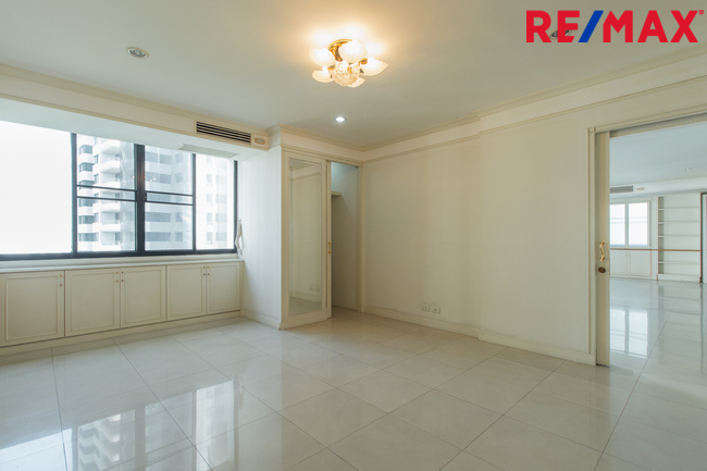 ขายคอนโดติดแม่น้ำเจ้าพระยา Riverine Palce 3ห้องนอน ถ.พิบูลสงคราม นนทบุรี ใกล้ทางด่วนศรีรัชฯ