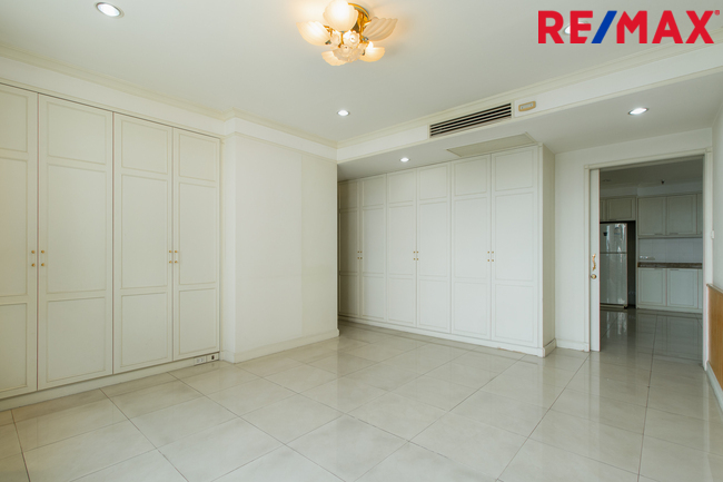 ขายคอนโดติดแม่น้ำเจ้าพระยา Riverine Palce 3ห้องนอน ถ.พิบูลสงคราม นนทบุรี ใกล้ทางด่วนศรีรัชฯ