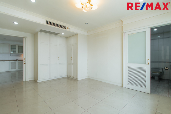 ขายคอนโดติดแม่น้ำเจ้าพระยา Riverine Palce 3ห้องนอน ถ.พิบูลสงคราม นนทบุรี ใกล้ทางด่วนศรีรัชฯ