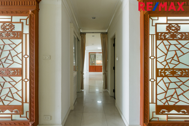 ขายคอนโดติดแม่น้ำเจ้าพระยา Riverine Palce 3ห้องนอน ถ.พิบูลสงคราม นนทบุรี ใกล้ทางด่วนศรีรัชฯ