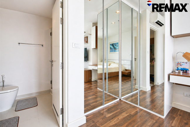 ขายคอนโด The Room Sathorn-Taksin 67.81 ตร.ม. ชั้น 18 วิวเมืองสวย แต่งครบ พร้อมอยู่ ติดถนนใหญ่ ใกล้ BTS