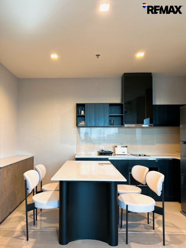 (New Listing! รับฟังข้อเสนอ! ) Rhythm Sukhumvit 44/1 (2 ห้องนอน 1 ห้องน้ำ ติด BTS พระโขนง ขายพร้อมผู้เช่า รับรายได้ทันที!!