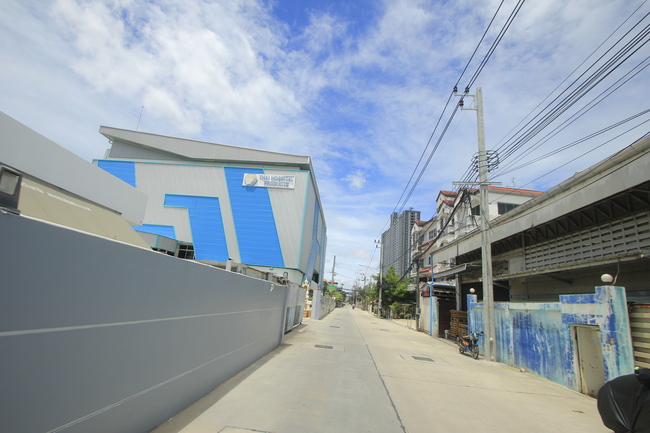 ที่ดินสุขุมวิท117 ซ.ภาณุวงศ์14 แถมบ้านเดี่ยว1ชั้น ทำเลดี ค้าขายได้ 65ตารางวา ปัจจุบันเป็นบ้านเช่า สภาพดีโครงสร้างแข็งแรง ใกล้รถไฟฟ้าปู่เจ้าสมิงพราย จุดขึ้นลงวงแหวนกาญจนาภิเษก