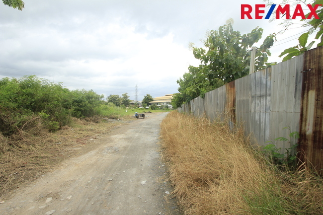 ที่ดินคลองสี่วาพาสวัสดิ์ ถนนหมื่นปรารมย์ เอกชัยพระราม2 ที่ถมแล้ว 859ตารางวา เหมาะสร้างโกดัง โรงงาน คลังเก็บสินค้า ใกล้ศูนย์การแพทย์โรงพยาบาลศิริราช ราคาต่อรองได้