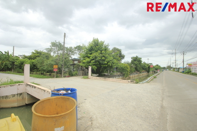 ที่ดินคลองสี่วาพาสวัสดิ์ ถนนหมื่นปรารมย์ เอกชัยพระราม2 ที่ถมแล้ว 859ตารางวา เหมาะสร้างโกดัง โรงงาน คลังเก็บสินค้า ใกล้ศูนย์การแพทย์โรงพยาบาลศิริราช ราคาต่อรองได้