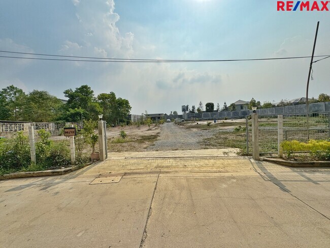 ขายที่ดิน 497 ตร.วา คลองพระอุดม ปากเกร็ด ใกล้ถนนชัยพฤกษ์ – สะพานพระราม 4 เหมาะแตกแปลง / ทำคอมพาวด์ / ลงทุนเก็งกำไร ราคา 35,000 บาท/ตร.วา