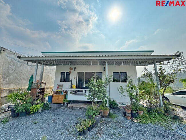 ขายที่ดิน 497 ตร.วา คลองพระอุดม ปากเกร็ด ใกล้ถนนชัยพฤกษ์ – สะพานพระราม 4 เหมาะแตกแปลง / ทำคอมพาวด์ / ลงทุนเก็งกำไร ราคา 35,000 บาท/ตร.วา