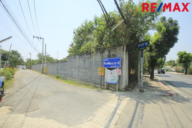 ที่ดินพุทธมณฑลสาย2 ทวีวัฒนา-กาญจนาภิเษก15 ใกล้พระเทพตัดใหม่ หมู่บ้านสินพัฒนาธานี ที่ดินสร้างบ้านถมแล้ว แปลงมุมสวย 100วา เดินทางสะดวกได้หลายเส้นทาง