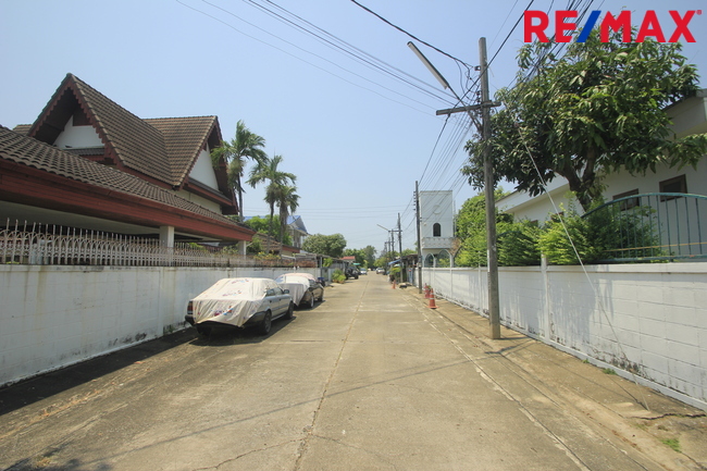 ที่ดินพุทธมณฑลสาย2 ทวีวัฒนา-กาญจนาภิเษก15 ใกล้พระเทพตัดใหม่ หมู่บ้านสินพัฒนาธานี ที่ดินสร้างบ้านถมแล้ว แปลงมุมสวย 100วา เดินทางสะดวกได้หลายเส้นทาง