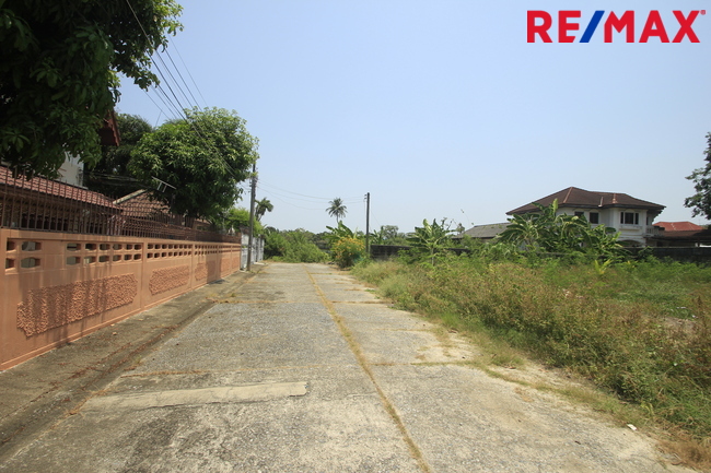 ที่ดินพุทธมณฑลสาย2 ทวีวัฒนา-กาญจนาภิเษก15 ใกล้พระเทพตัดใหม่ หมู่บ้านสินพัฒนาธานี ที่ดินสร้างบ้านถมแล้ว แปลงมุมสวย 100วา เดินทางสะดวกได้หลายเส้นทาง