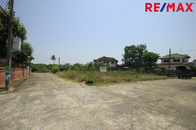 ที่ดินพุทธมณฑลสาย2 ทวีวัฒนา-กาญจนาภิเษก15 ใกล้พระเทพตัดใหม่ หมู่บ้านสินพัฒนาธานี ที่ดินสร้างบ้านถมแล้ว แปลงมุมสวย 100วา เดินทางสะดวกได้หลายเส้นทาง