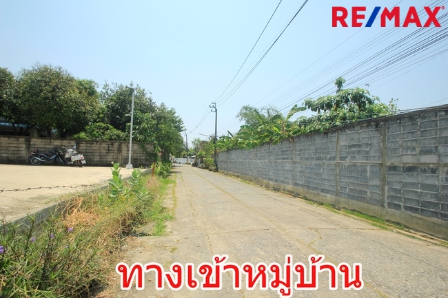 ที่ดินพุทธมณฑลสาย2 ทวีวัฒนา-กาญจนาภิเษก15 ใกล้พระเทพตัดใหม่ หมู่บ้านสินพัฒนาธานี ที่ดินสร้างบ้านถมแล้ว แปลงมุมสวย 100วา เดินทางสะดวกได้หลายเส้นทาง