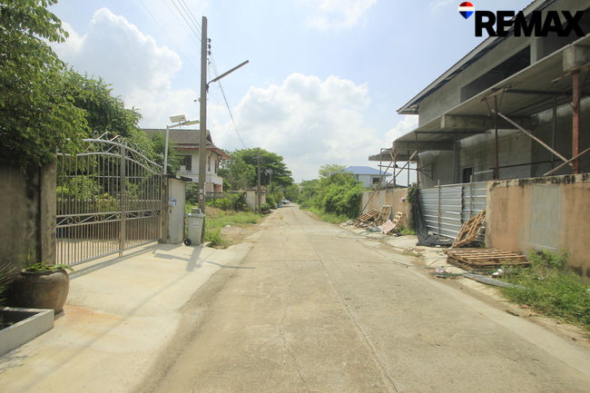 ที่ดินสินพัฒนาธานี สนามหลวง2 ทวีวัฒนา9 กระทุ่มล้ม18 หลังตลาดเวิล์ดมาร์เก็ต ที่ดิน100วา เหมาะสร้างบ้าน ใกล้ถนนพรานนก สาย4 พระเทพตัดใหม่