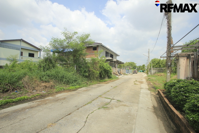 ที่ดินสินพัฒนาธานี สนามหลวง2 ทวีวัฒนา9 กระทุ่มล้ม18 หลังตลาดเวิล์ดมาร์เก็ต ที่ดิน100วา เหมาะสร้างบ้าน ใกล้ถนนพรานนก สาย4 พระเทพตัดใหม่