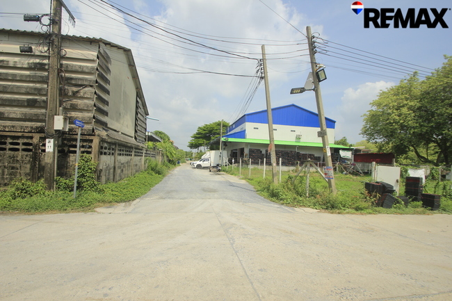 ที่ดินสินพัฒนาธานี สนามหลวง2 ทวีวัฒนา9 กระทุ่มล้ม18 หลังตลาดเวิล์ดมาร์เก็ต ที่ดิน100วา เหมาะสร้างบ้าน ใกล้ถนนพรานนก สาย4 พระเทพตัดใหม่