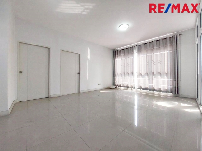 ขายโกดังพร้อมออฟฟิศสำนักงาน 2ชั้นครึ่ง โครงการหมื่นทรัพย์แลนด์