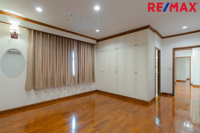ขายบ้านเดี่ยวทุ่งครุ หมู่บ้านบ้านบุรีรมย์ ประชาอุทิศ
