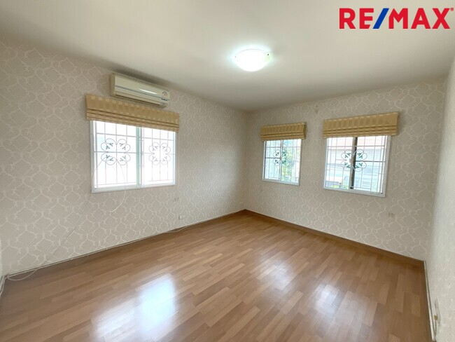ขายบ้าน ภัสสร เพรสทีจ รังสิต-คลอง 2 ถนนเลียบรังสิต-นครนายก