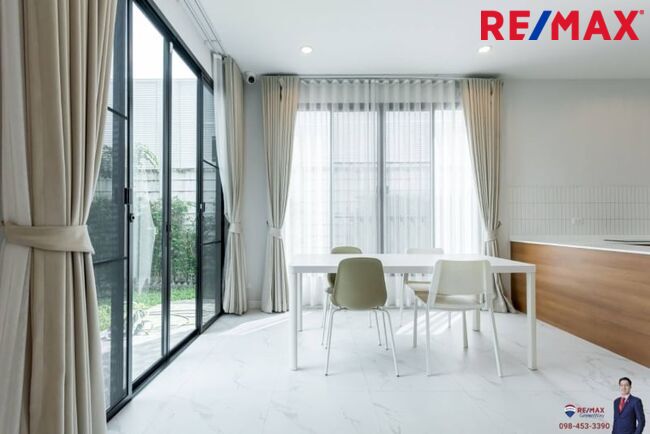 ขายบ้านเดี่ยวหรู Prinn เพชรเกษม 69, หลังมุม Phrase ถนนmain 100 ตร.วา หน้ากว้าง ใหญ่! มี Private Backyard เฉพาะหลังนี้ และมีประกันโครงสร้างถึงปี ก.ค. 2568