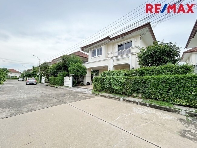 ขายบ้านเดี่ยว เดอะ เซนโทร รัตนาธิเบศร์ The Centro Rattanathibet 54.4 ตร.ว. เพียง 4 นาทีถึง MRT สถานีบางพลู