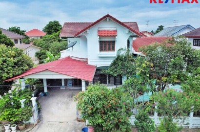 ขาย บ้านเดี่ยว บางแค หมู่บ้าน ภัสรี พุทธมณฑลสาย 2 หลังมุม 109 ตร.ว บ้านหลังใหญ่ มีเรือนรับรองหลังใหญ่ ใกล้เดอะมอลล์บางแค ใกล้ MRTหลักสอง