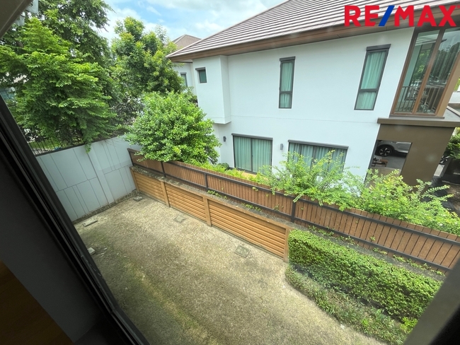 ขายบ้านเดี่ยวสุดหรู สไตล์รีสอร์ท บุราสิริ พัฒนาการ (Burasiri Pattanakarn)