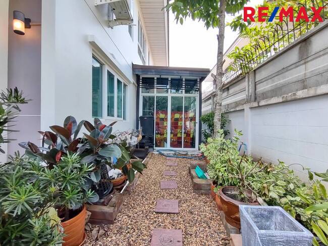บ้านเดี่ยว หมู่บ้านศุภาลัย การ์เด้นวิลล์ รังสิต คลอง 2 หลังมุม ถนนใหญ่รังสิต-นครนายก ฝั่งขาเข้า ใกล้ฟิวเจอร์พาร์ค รังสิต ธัญบุรี กาญจนาภิเษก มอเตอร์เวย์ บางปะอิน