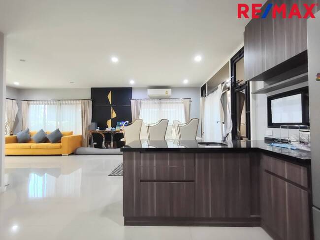 บุราสิริ รังสิต - Burasiri Rangsit บ้านหน้าสวน ติดถนนเมน 16 เมตร ใกล้ทางด่วนอุดรรัถยา (บางพูน)