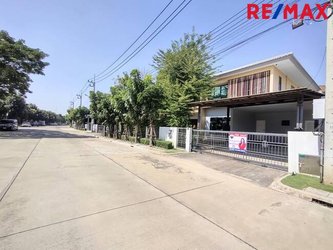 บุราสิริ รังสิต - Burasiri Rangsit บ้านหน้าสวน ติดถนนเมน 16 เมตร ใกล้ทางด่วนอุดรรัถยา (บางพูน)