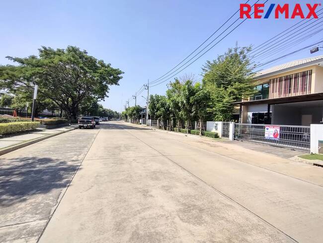 บุราสิริ รังสิต - Burasiri Rangsit บ้านหน้าสวน ติดถนนเมน 16 เมตร ใกล้ทางด่วนอุดรรัถยา (บางพูน)
