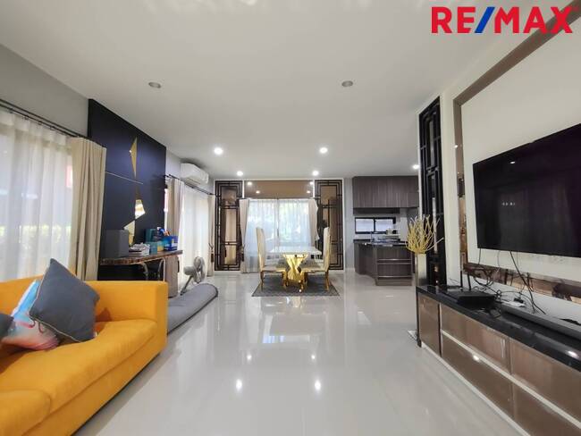 บุราสิริ รังสิต - Burasiri Rangsit บ้านหน้าสวน ติดถนนเมน 16 เมตร ใกล้ทางด่วนอุดรรัถยา (บางพูน)