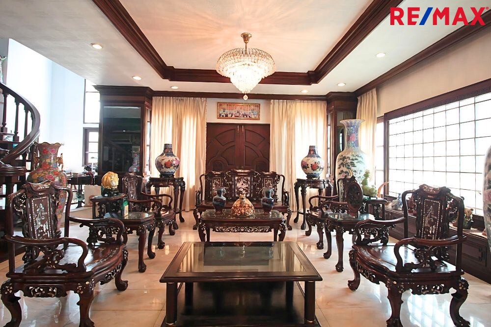 บ้านเดี่ยว 2 ชั้น หมู่บ้านโกลเด้นแลนด์ Golden Land โครงการมาตรฐาน ทำเลดีติดถนนกาญจนาภิเษก