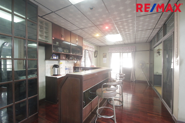 บ้านเดี่ยวแก้วเงินทองราชพฤกษ์ บางพรม 2ชั้น 154วา บ้านสร้างเอง ใกล้ถนนใหญ่ โรงเรียนนานาชาติเคนซิงตัน ใกล้โรงพยาบาลศิริราช แยกไฟฉาย บ้านนอกโครงการ เป็นส่วนตัวบรรยากาศบ้านสวน
