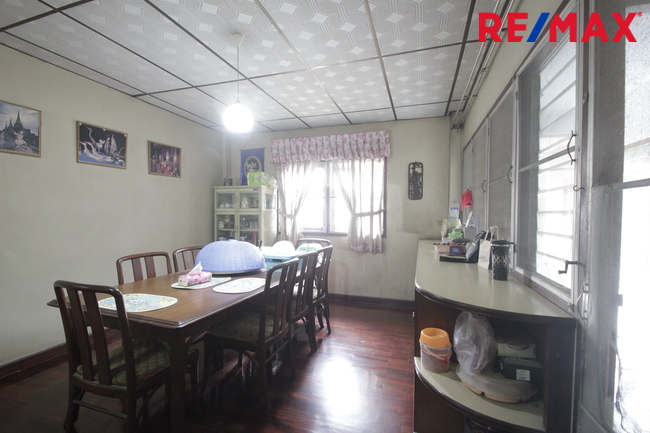 บ้านเดี่ยวแก้วเงินทองราชพฤกษ์ บางพรม 2ชั้น 154วา บ้านสร้างเอง ใกล้ถนนใหญ่ โรงเรียนนานาชาติเคนซิงตัน ใกล้โรงพยาบาลศิริราช แยกไฟฉาย บ้านนอกโครงการ เป็นส่วนตัวบรรยากาศบ้านสวน