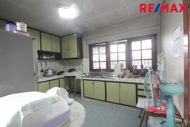 บ้านเดี่ยวแก้วเงินทองราชพฤกษ์ บางพรม 2ชั้น 154วา บ้านสร้างเอง ใกล้ถนนใหญ่ โรงเรียนนานาชาติเคนซิงตัน ใกล้โรงพยาบาลศิริราช แยกไฟฉาย บ้านนอกโครงการ เป็นส่วนตัวบรรยากาศบ้านสวน